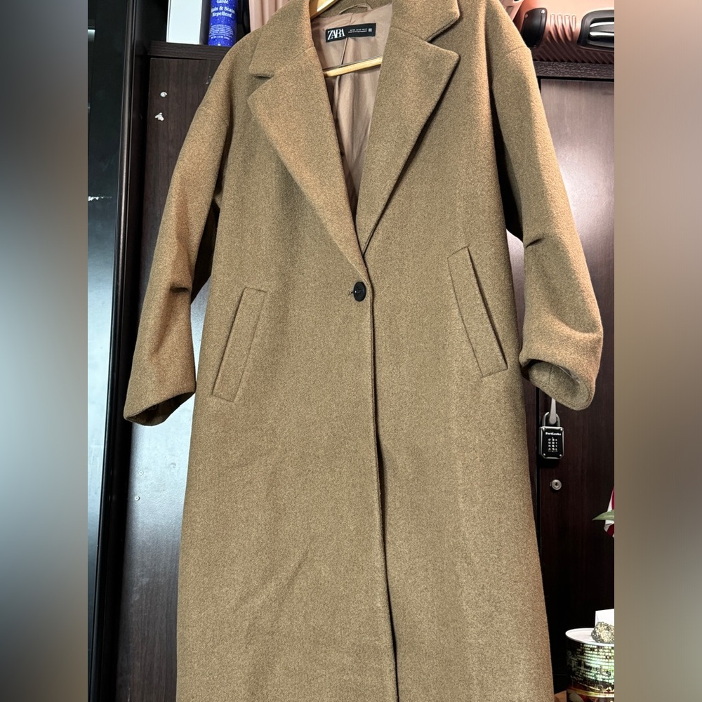 This coat is Over size S to Medium Size person can also wear